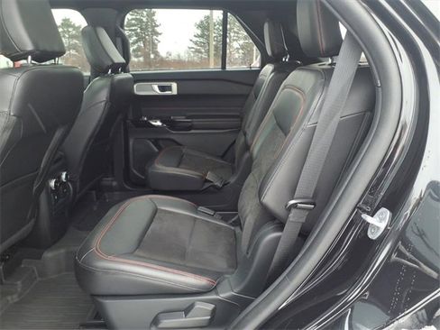 Certified 2023 Ford Explorer ST-Line w/ Class IV Trailer Tow Package image 9