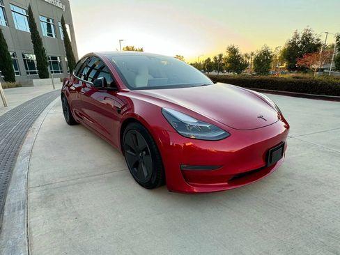 Used 2022 Tesla Model 3 RWD image 3