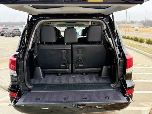 Used 2014 Lexus LX 570 4WD image 16