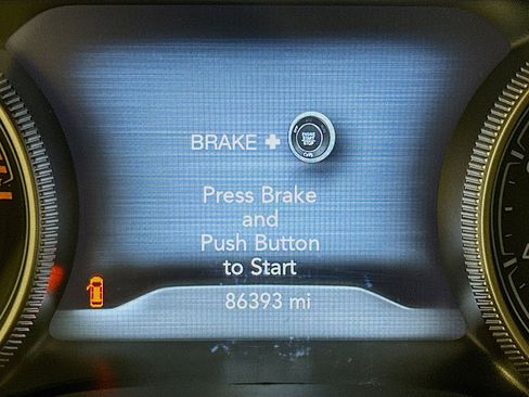 Used 2019 Jeep Cherokee Trailhawk w/ Comfort/Convenience Group AWD/4WD image 19
