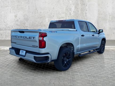 Used 2022 Chevrolet Silverado 1500 Custom w/ LPO, Dark Essentials Package AWD/4WD image 10