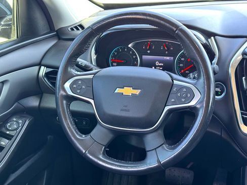 Used 2020 Chevrolet Traverse LT image 22