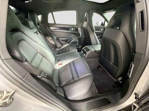 Used 2023 Porsche Panamera AWD/4WD image 28