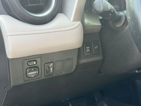 Used 2016 Toyota RAV4 XLE AWD/4WD image 13