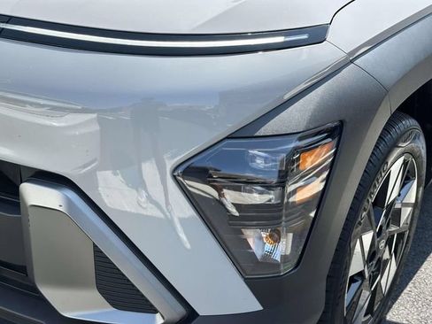 Used 2024 Hyundai Kona SEL AWD/4WD image 8