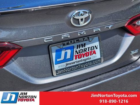 Used 2021 Toyota Camry SE FWD image 11