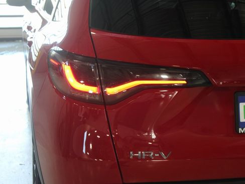 Used 2025 Honda HR-V Sport image 37