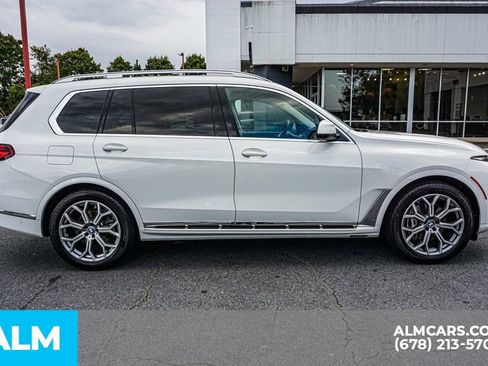 Used 2025 BMW X7 xDrive40i image 9
