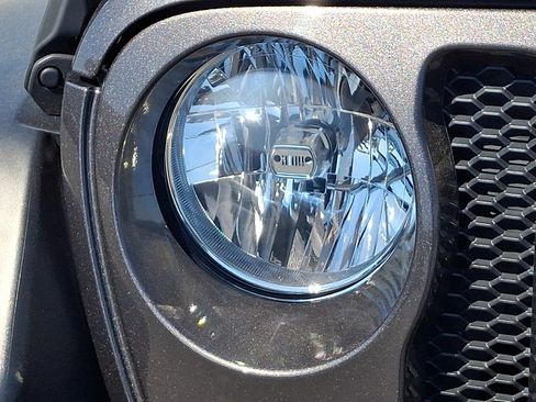 Used 2021 Jeep Wrangler Unlimited Sport AWD/4WD image 9
