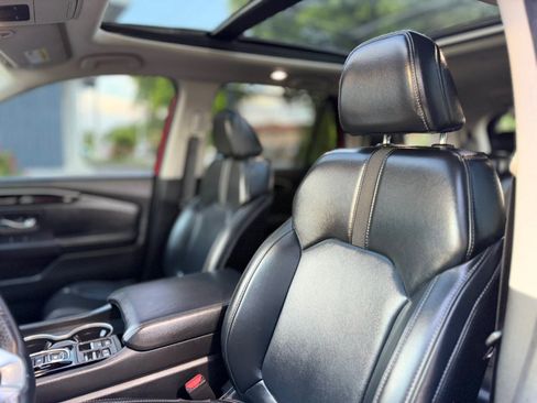 Used 2025 Honda Pilot Touring image 36