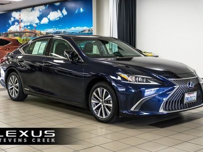 Used 2020 Lexus ES 300h w/ Premium Package