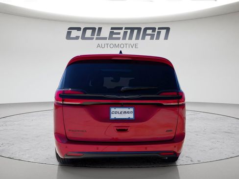 New 2026 Chrysler Pacifica Select AWD/4WD image 9