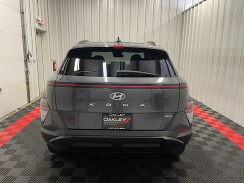 Used 2025 Hyundai Kona SEL AWD/4WD image 3