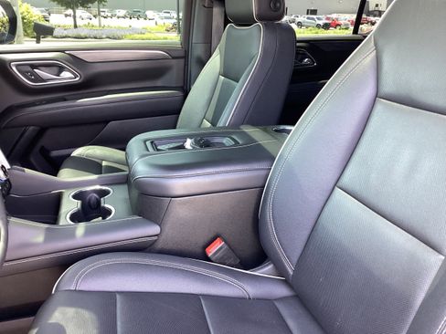 Used 2022 GMC Yukon SLT w/ SLT Luxury Package AWD/4WD image 12