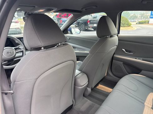 Certified 2023 Hyundai Elantra SEL FWD image 19