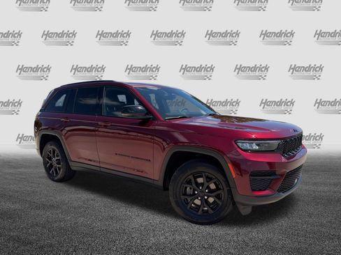 Used 2024 Jeep Grand Cherokee Altitude RWD image 2