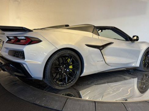 Used 2023 Chevrolet Corvette Z06 w/ Stealth Interior Trim Package image 26