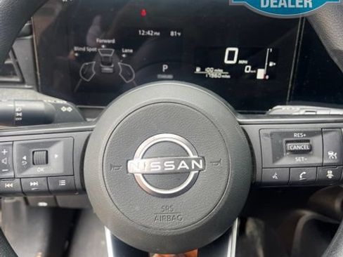 Used 2025 Nissan Kicks SV FWD image 8