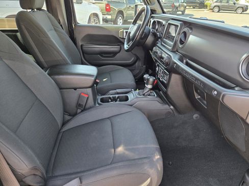 Used 2022 Jeep Wrangler Sport AWD/4WD image 27