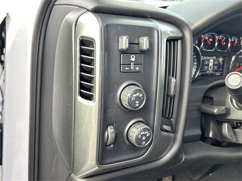 Used 2018 Chevrolet Silverado 1500 LT w/ All Star Edition image 16