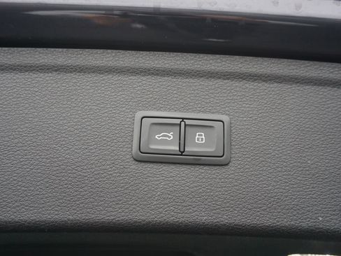 Used 2019 Audi Q5 2.0T Premium image 18