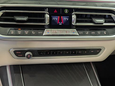 Used 2020 BMW X7 xDrive40i w/ M Sport Package image 26