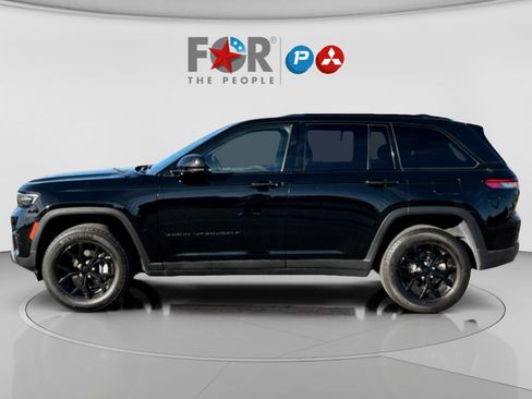 Used 2024 Jeep Grand Cherokee Altitude image 2