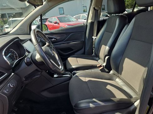 Used 2021 Buick Encore Preferred FWD image 18