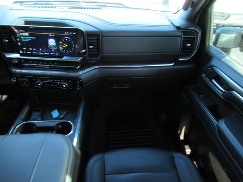 Used 2024 Chevrolet Silverado 3500 LTZ w/ LTZ Convenience Package image 16