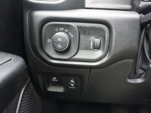 Used 2022 RAM 1500 Big Horn AWD/4WD image 5