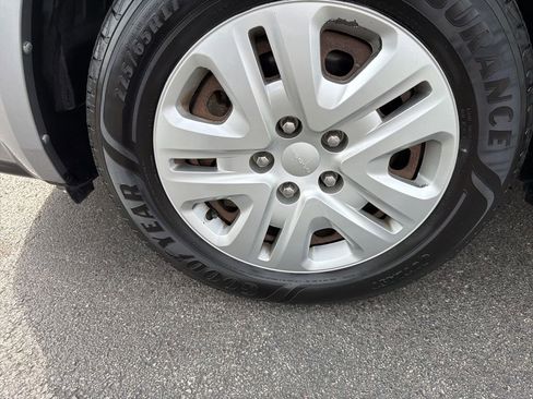 Used 2017 Dodge Journey SE image 9