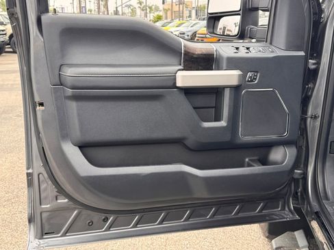 Certified 2022 Ford F250 Lariat w/ Black Appearance Package AWD/4WD image 15