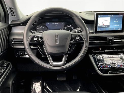 Used 2022 Lincoln Corsair AWD w/ Equipment Group 101A image 5