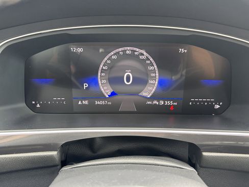 Used 2024 Volkswagen Tiguan SE image 15