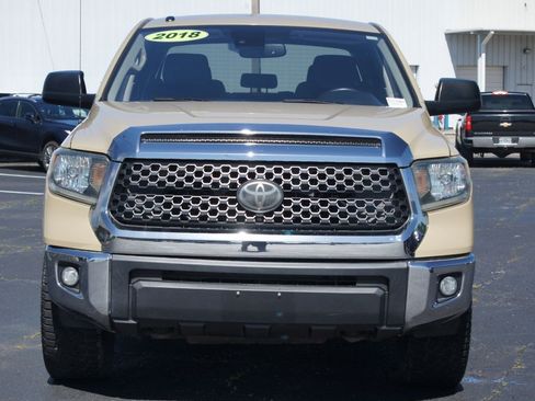 Used 2018 Toyota Tundra SR5 w/ SR5 Upgrade Package AWD/4WD image 24