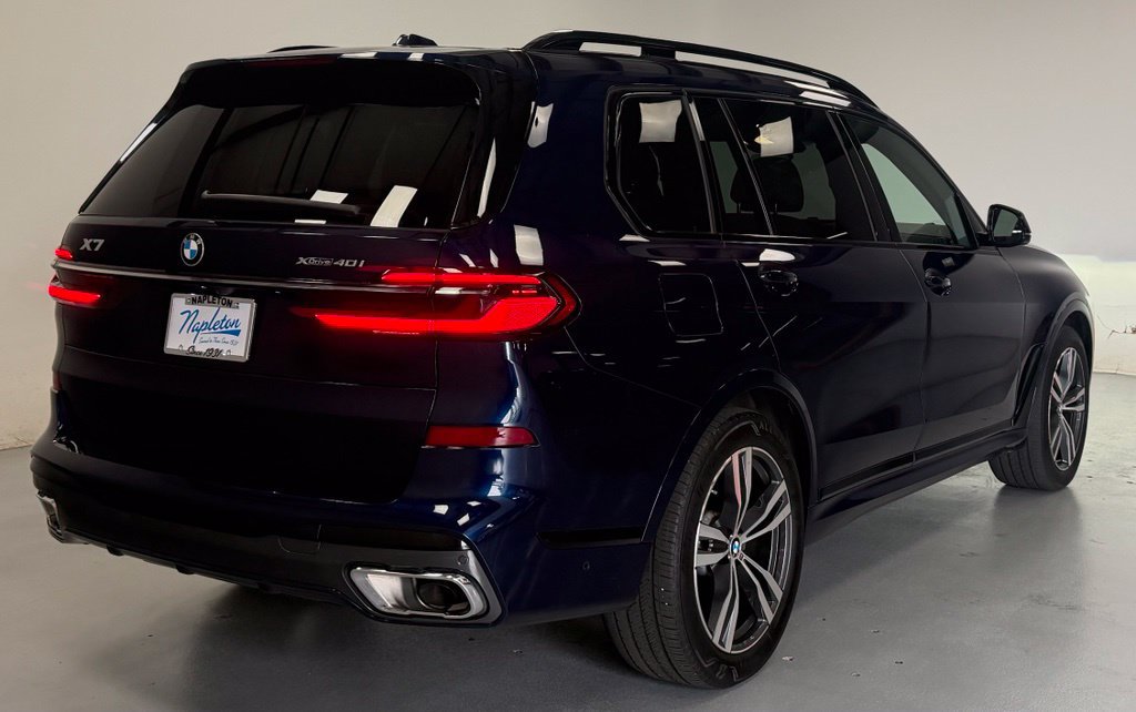 Used 2024 BMW X7 xDrive40i w/ Executive Package AWD/4WD image 3