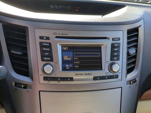 Used 2013 Subaru Outback 3.6R Limited w/ Moonroof Pkg image 22