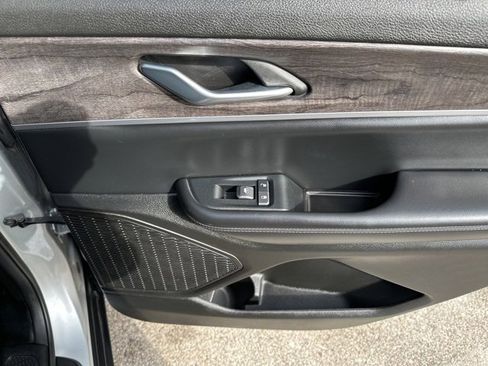 Used 2024 Jeep Grand Cherokee L Limited w/ Luxury Tech Group II image 15