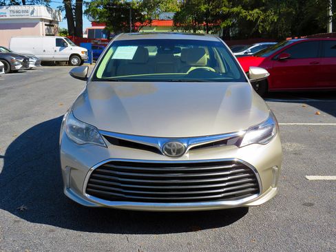 Used 2016 Toyota Avalon Limited image 4