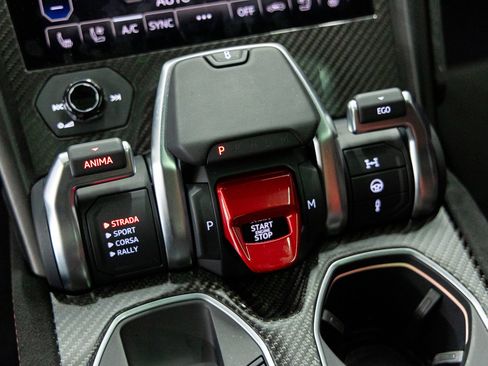 Used 2024 Lamborghini Urus Performante image 35