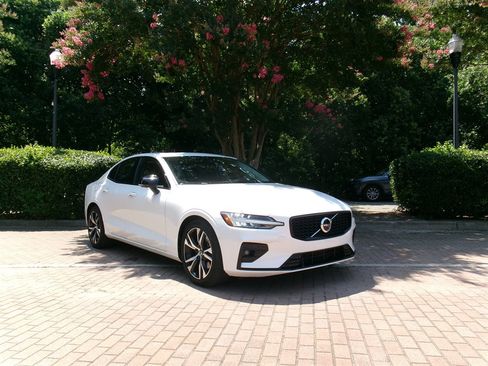 Used 2024 Volvo S60 B5 Plus AWD/4WD image 3