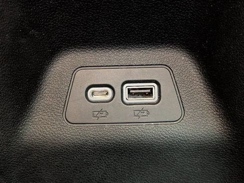 Used 2023 Buick Envision Essence w/ Technology Package I FWD image 32