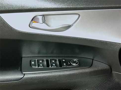 Used 2023 Kia Forte LXS image 15