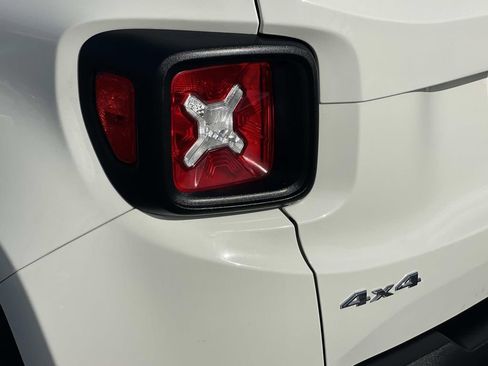 Used 2022 Jeep Renegade Sport image 7