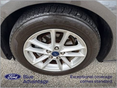 Certified 2017 Ford Focus SE image 12