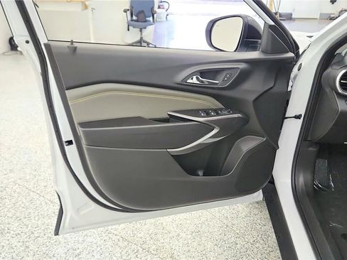 New 2026 Chevrolet Trax ACTIV w/ Sunroof Package image 54