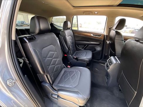 Used 2024 Volkswagen Atlas SE image 21