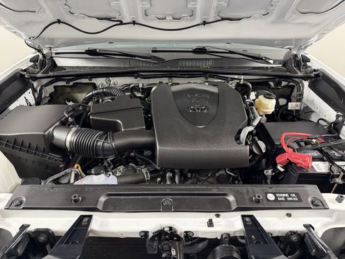 Used 2019 Toyota Tacoma Limited AWD/4WD image 38