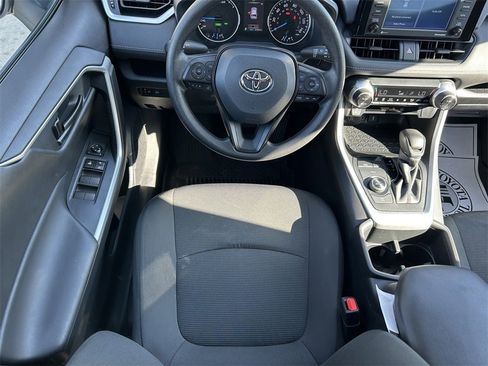 Used 2022 Toyota RAV4 LE image 14