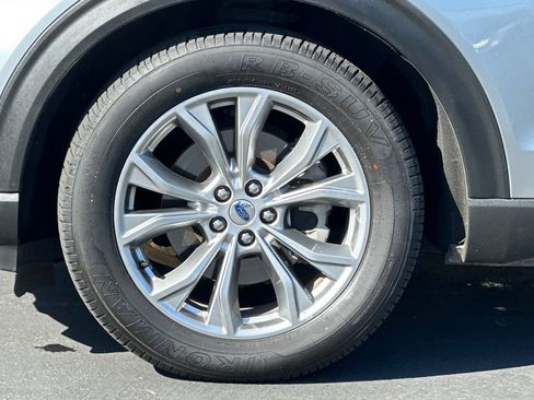 Used 2024 Ford Explorer Limited image 27